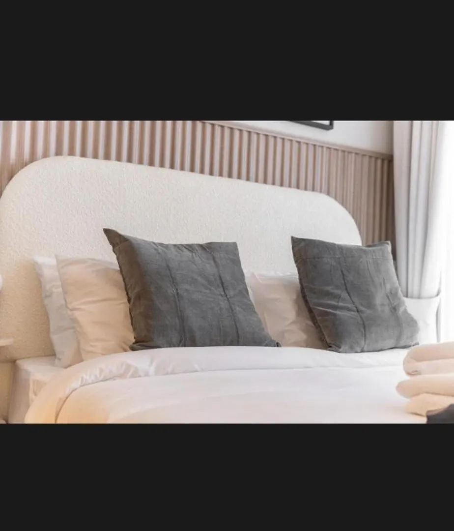 Modern 2 Bdr Apartment In Business Bay, Ocean & Burj Alarab Stunning View ドバイ